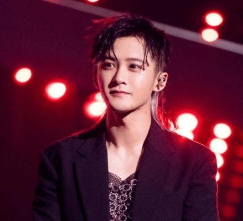 娱乐圈吃瓜直播间檀健次,娱乐圈吃瓜直播间的焦点人物